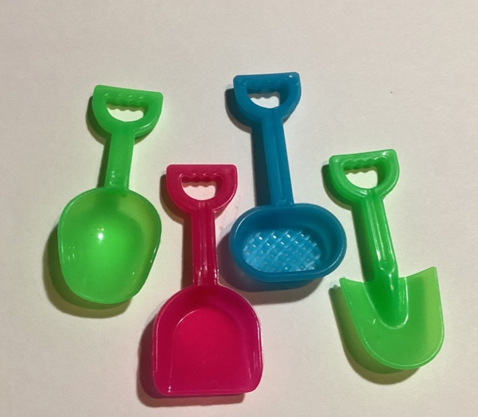 4 Mini Plastic Sand Digging Shovels - Miniatures - Play Therapy