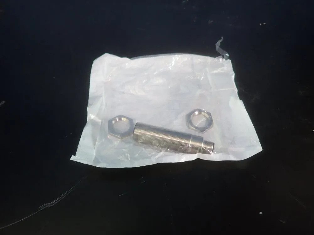 BALLUFF BES028R INDUCTIVE SENSOR  04200731781