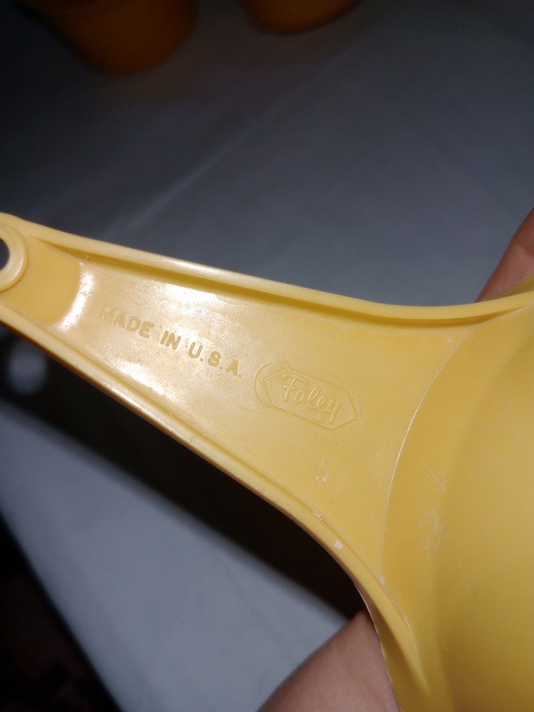 Vintage Foley Yellow 5-Piece Measuring Cups Set Made In U.S.A. Stackable
