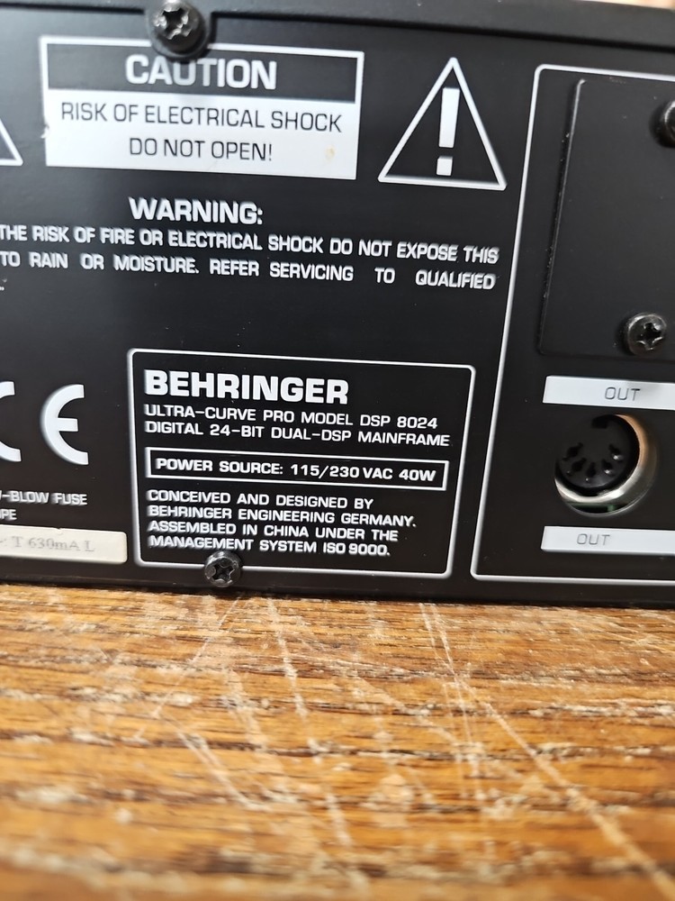 Behringer Ultra-Curve Pro DSP 8024 Digital 24-bit Dual-DSP Mainframe