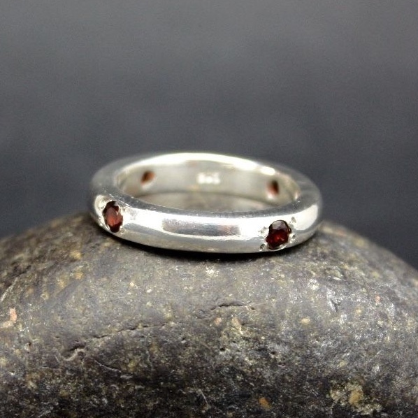 SOLID SILVER with 4 GARNETS set in RING  .925 STERLING SILVER FREE SHIPPING