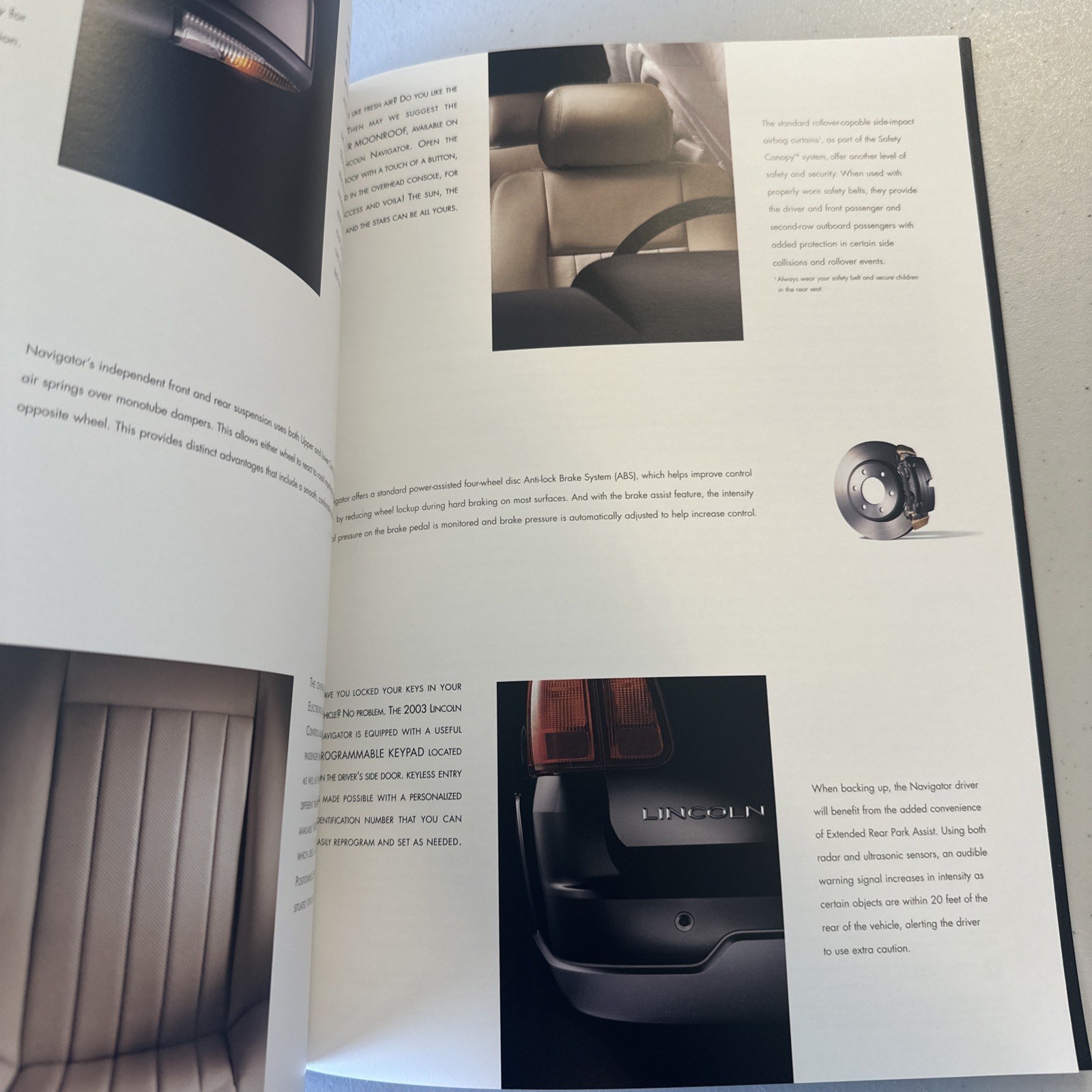 2003 Lincoln Navigator sales brochure 38 pg literature ORIGINAL