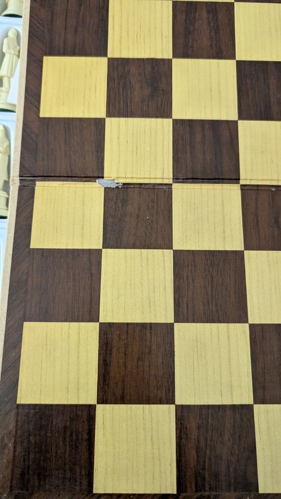 Vintage Galant Knight Chess Set