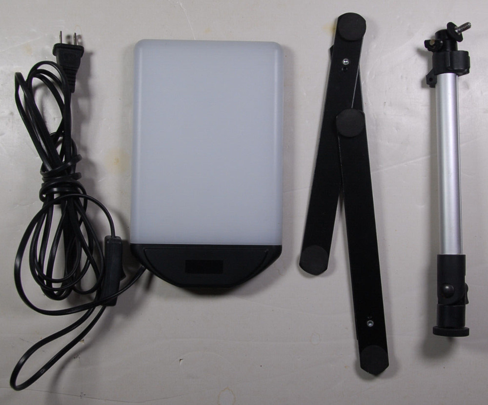 ALZO 100 LED Light w/Table Stand