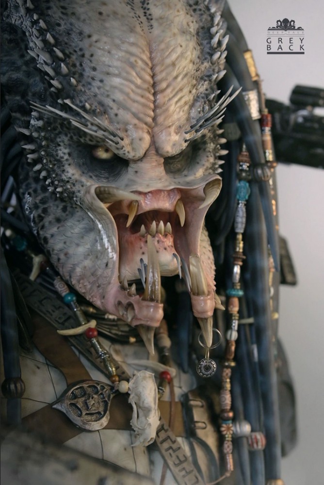 DeepTale Predator 2 Greyback Elder Predator 1/1 Half Body Statue DX Edition