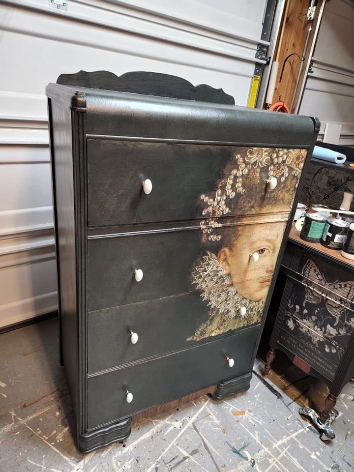 1-1/4" Oval Ceramic Knob White