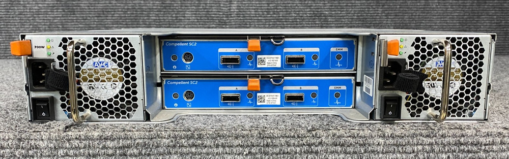 Dell Compellent SC220 Mass Storage Array, 2x Controllers, 2x PSU w/ Cord (As Is)