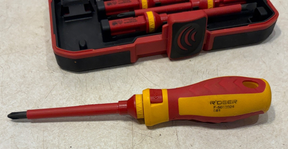 R'DEER 13 PC Insulated Screwdriver Set