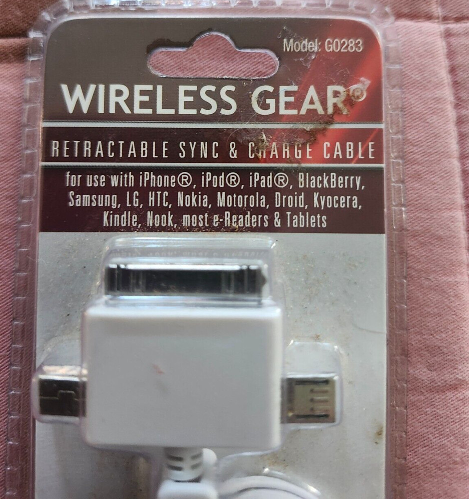 WIRELESS GEAR RETRACTABLE SYNC & CHARGE CABLE Model: G0283 WHITE- 31" CORD