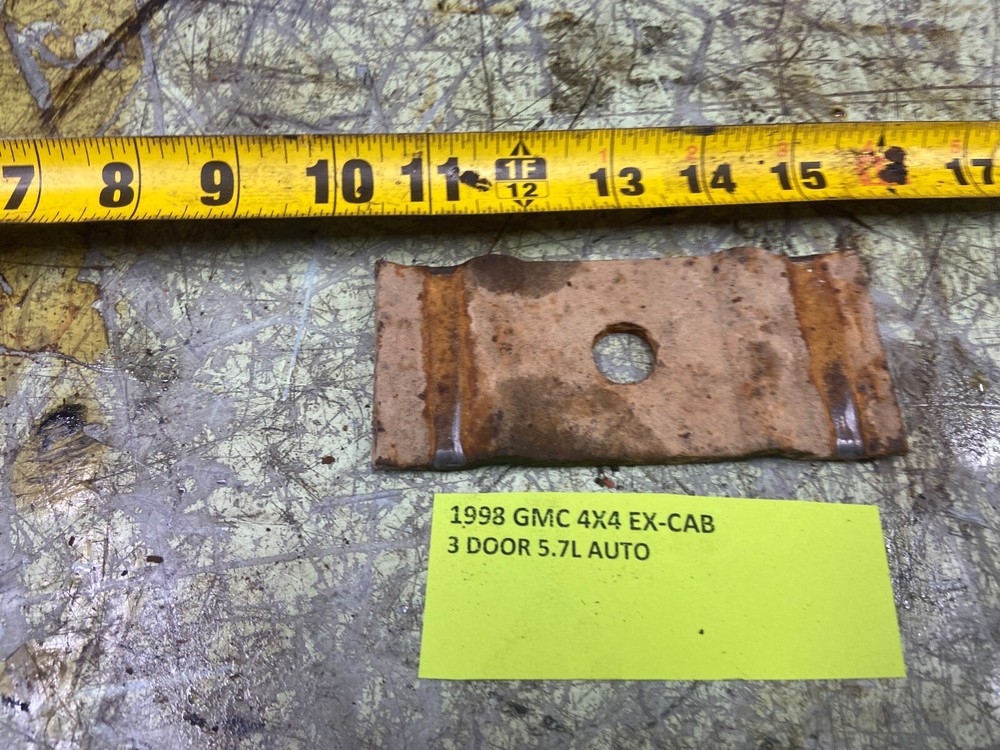 1996-1999 GMC EX.CAB REAR LEAF SPRING BRACKET PLATE