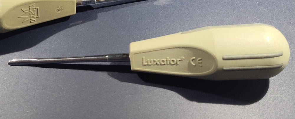 Directa Luxator L3S  straight dental elevator