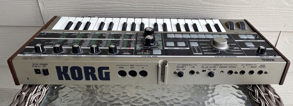KORG microKORG 37-Key Synthesizer Vocoder ***Working***