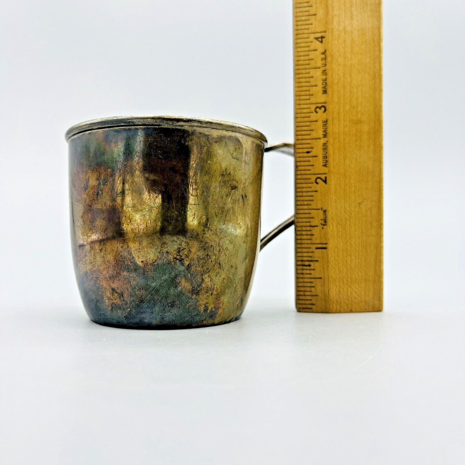 VTG Baby Cup "KEVIN" International Silver-Reflection Pattern Tarnish Patina
