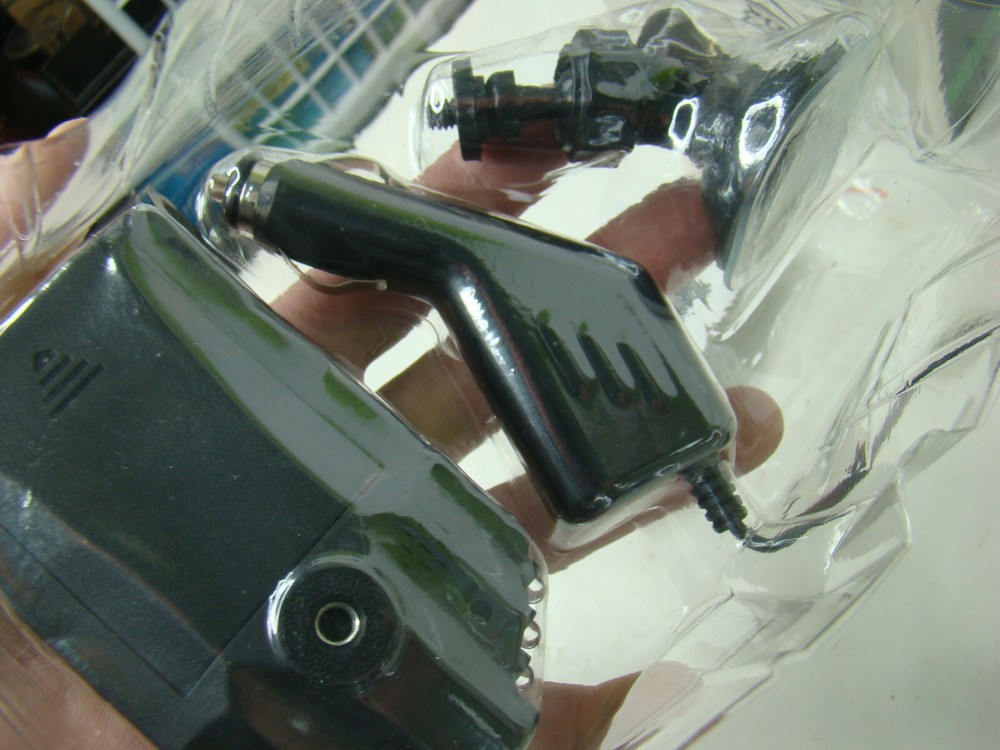 Vibe Auto Dash Camera 2.4” LCD Flip Screen Night Vision 720P Loop Recording