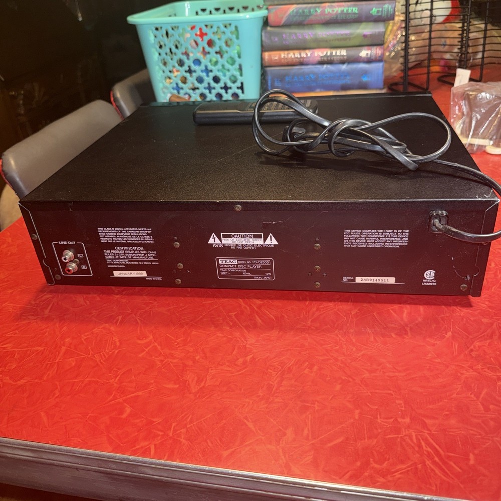 Teac Compact Disc Multi Player 5 Discs Model: PD-D2500 Tested Works Remote 1999