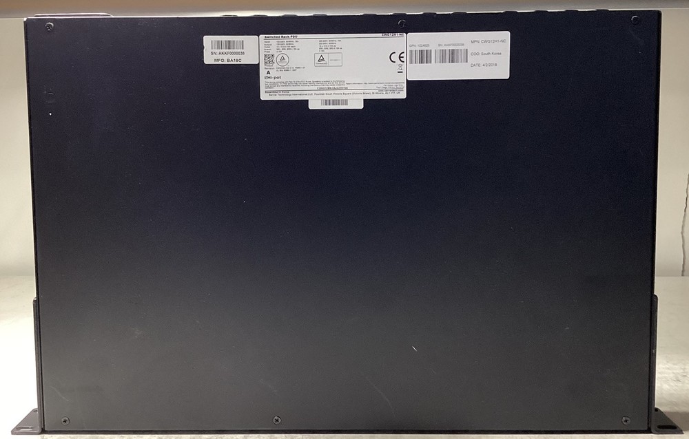 Server Technology CWG12H1-NC Switched Rack PDU