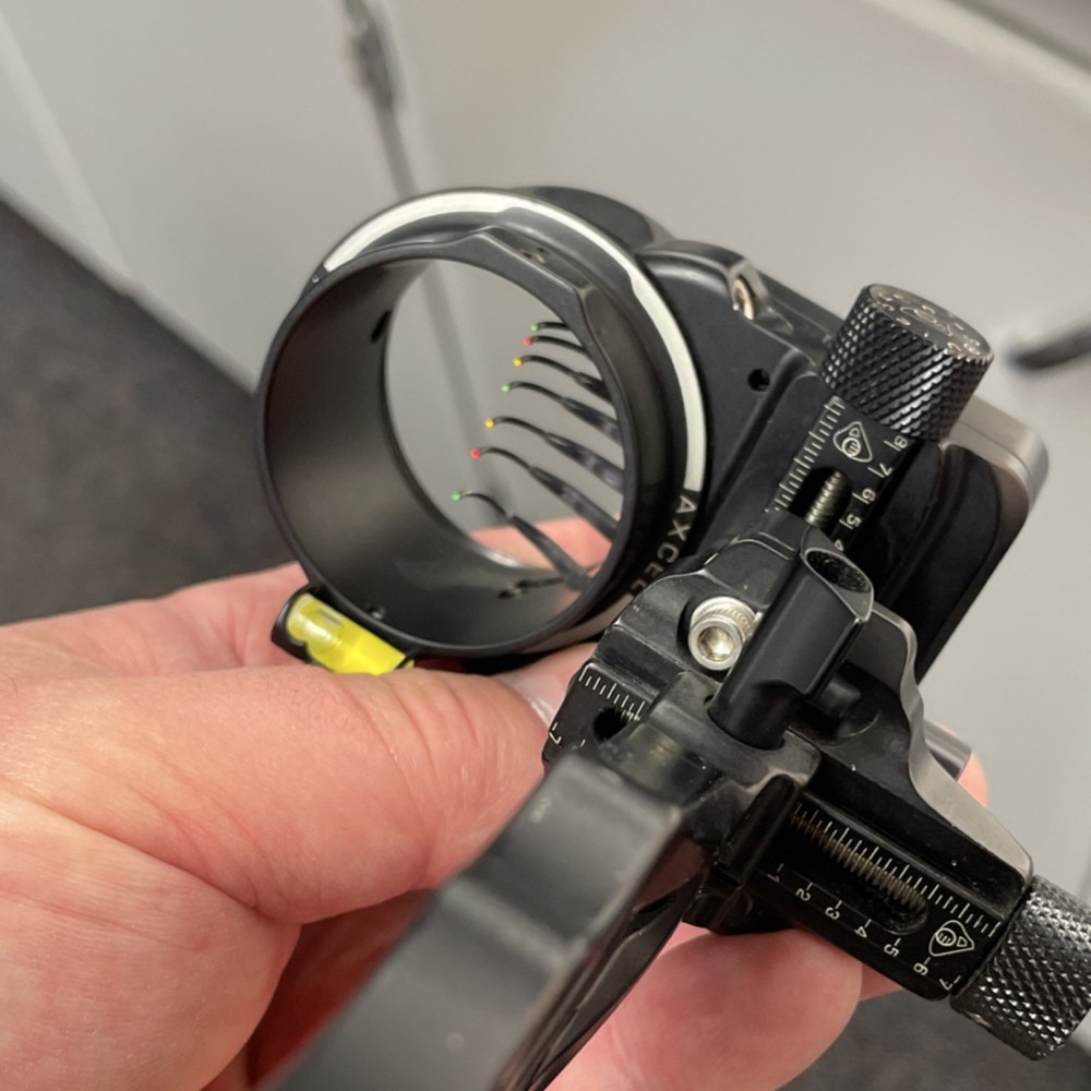 AXCEL 7- Pin adjustable Sight for Compound Bow Black