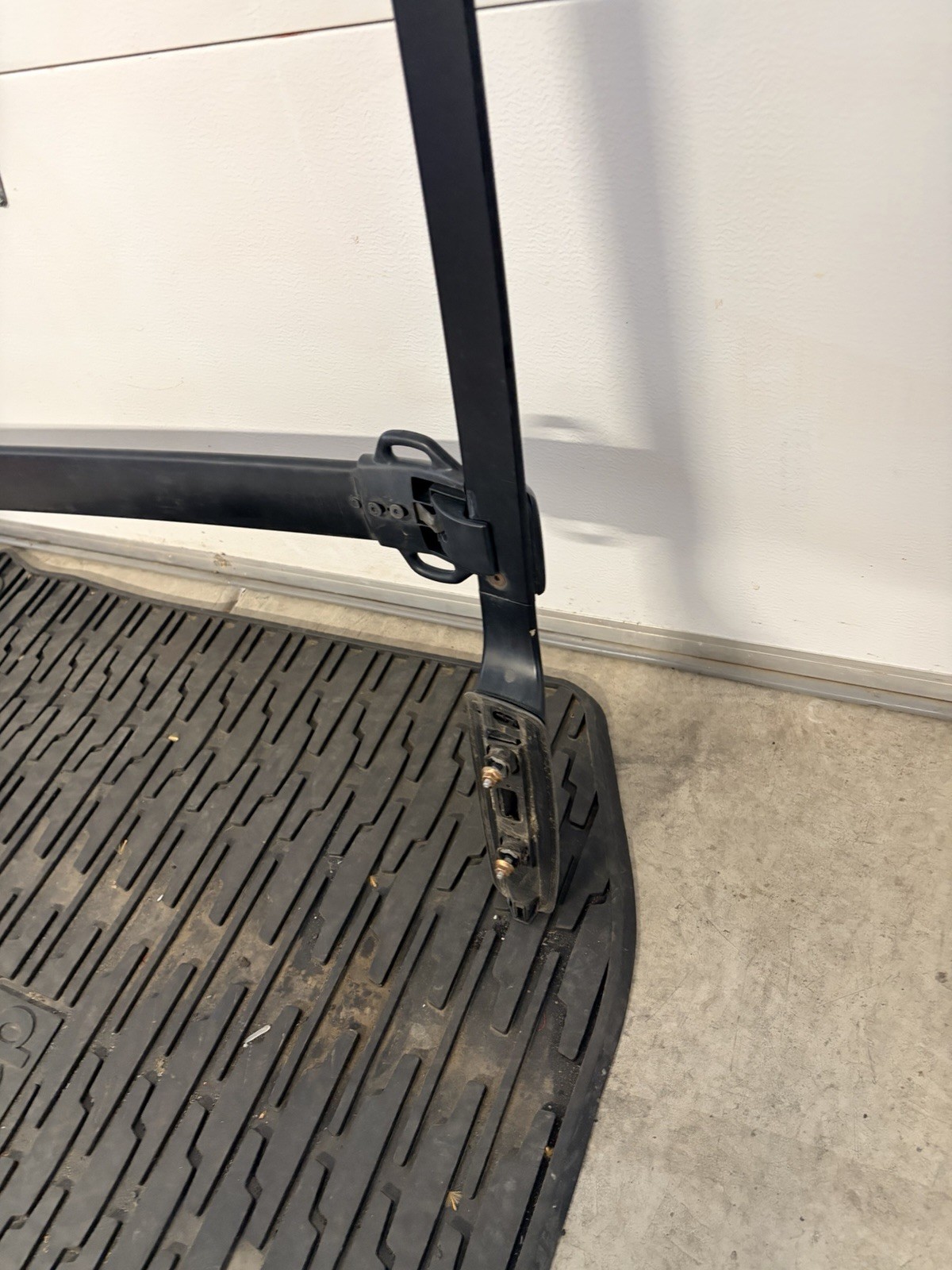 02-07 Subaru Impreza Wagon Left & Right Complete Rack