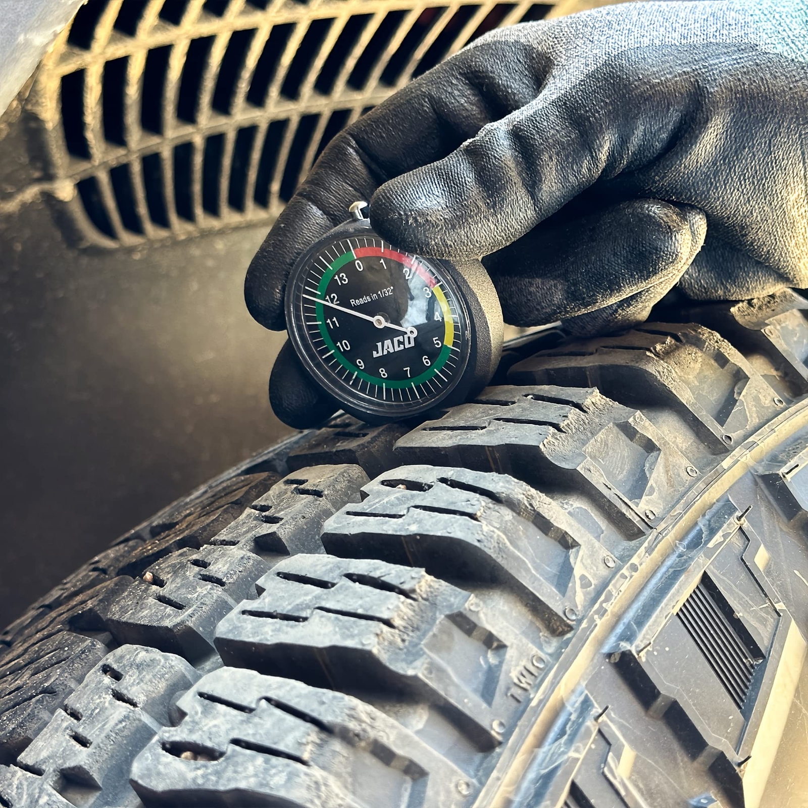 JACO TreadPro Tire Tread Depth Gauge, Dial Type (Reads in 1/32")