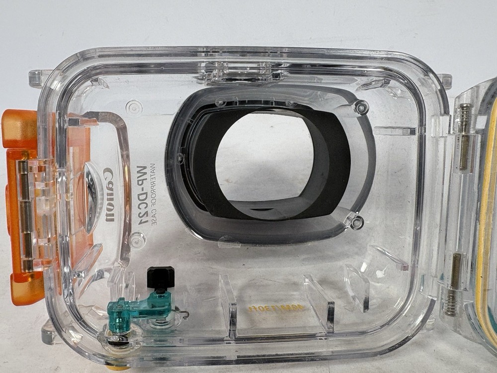 Canon Waterproof Case WP-DC11 - 40M/130ft. - Good Condition