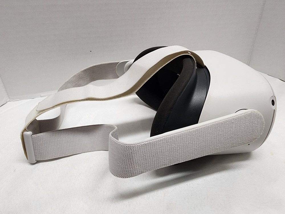 Tested Working Oculus Quest 2 64GB All-in-one VR Headset - White Headset ONLY