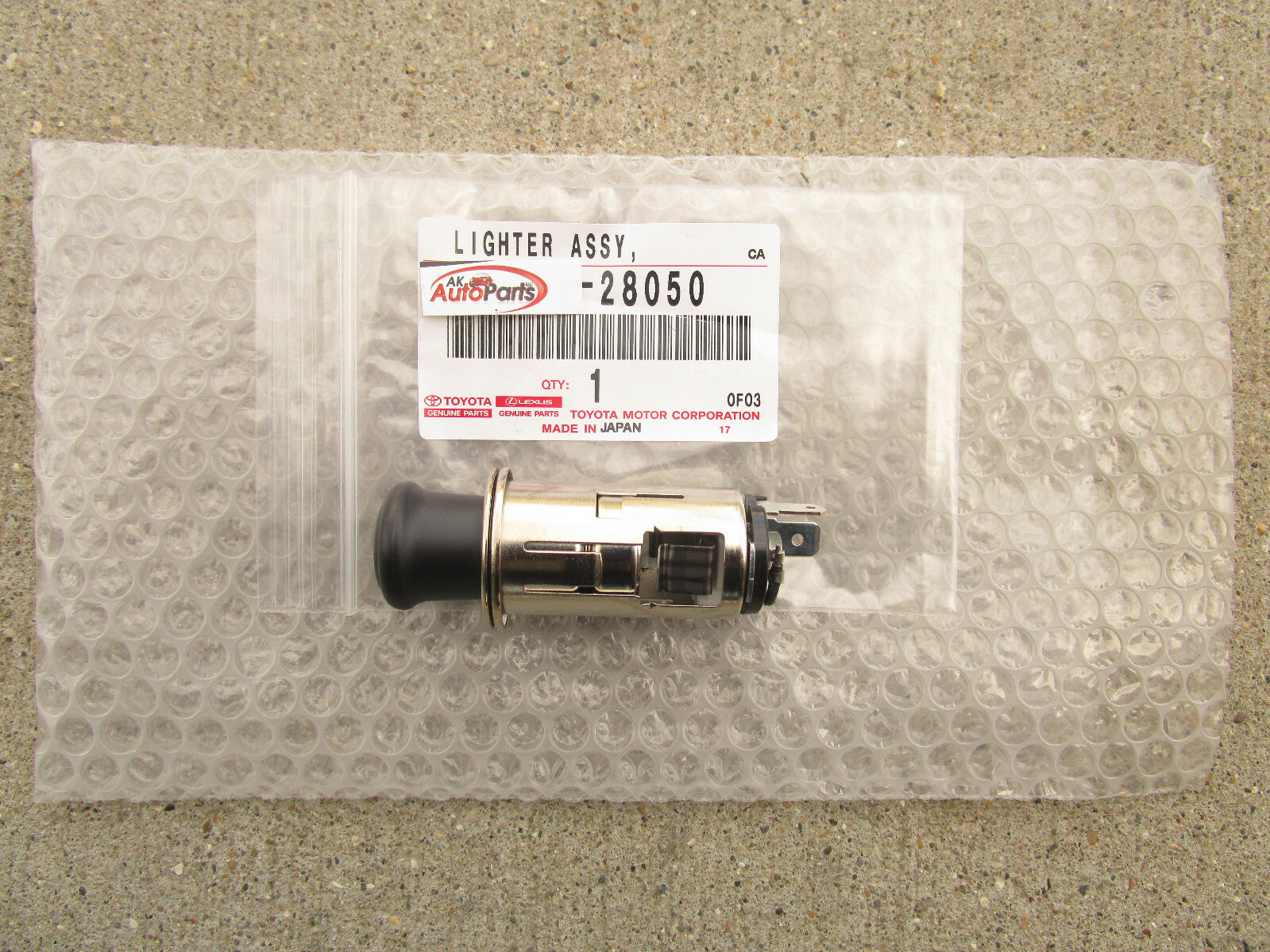 FITS: 94 - 99 TOYOTA CELICA CIGARETTE LIGHTER KNOB WITH SOCKET GENUINE OEM NEW