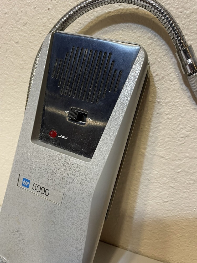 Tif 5000 Leak Detector Device w/ Leather Case AS/IS