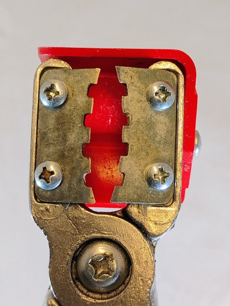 Vintage THE TEXAN YORK NUT SHELLER NUT CRACKER