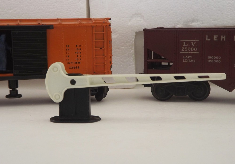 Vintage Lionel Trains & Trainmaster -