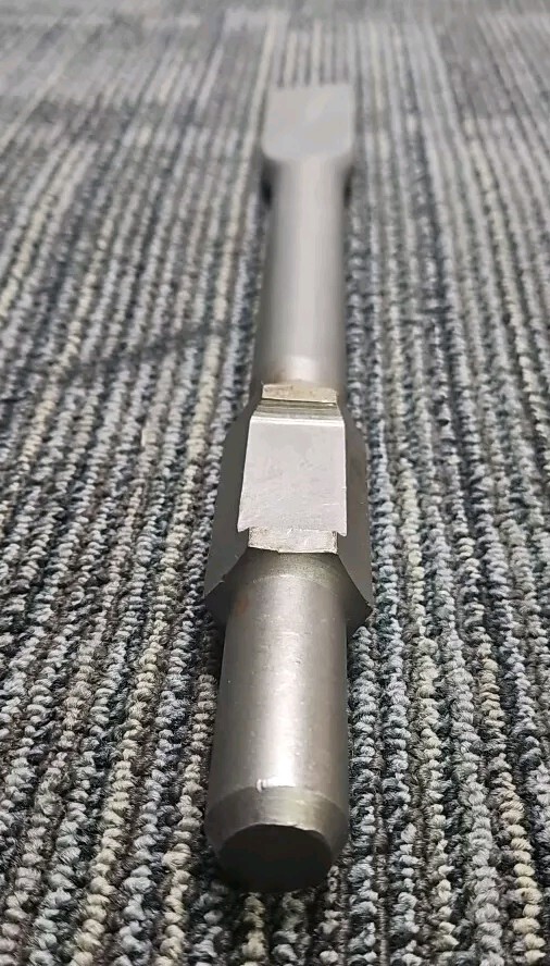 Flat Chisel Point Jack Hammer Bit 1-3/8” - 15.5”