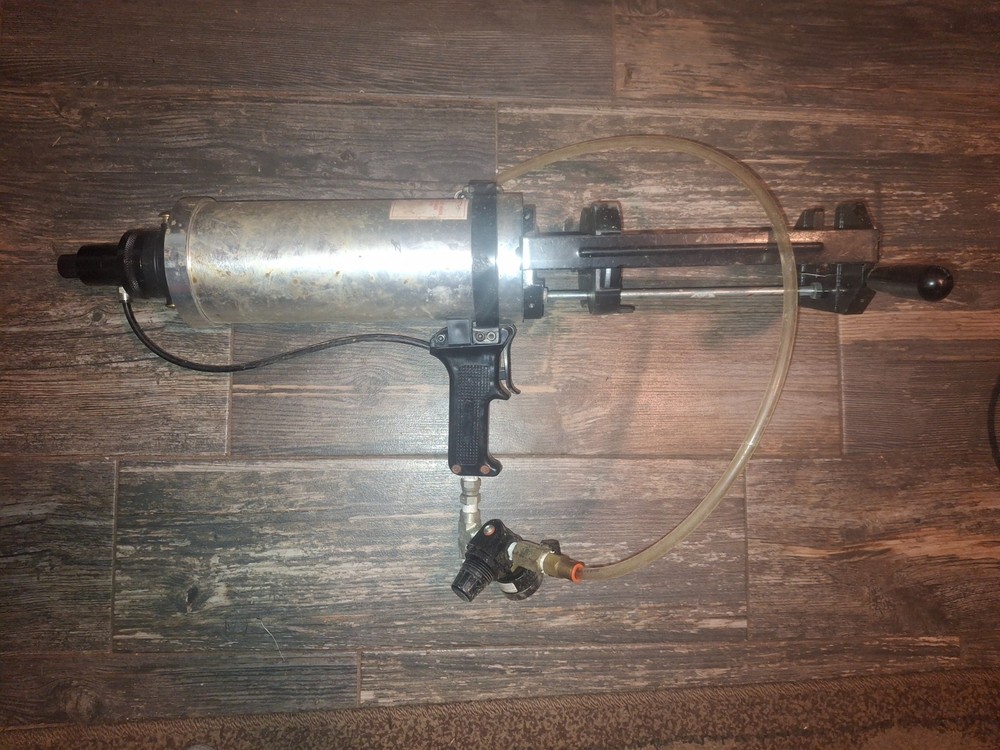 FastKick Plural Component Dispensing gun pneumatic
