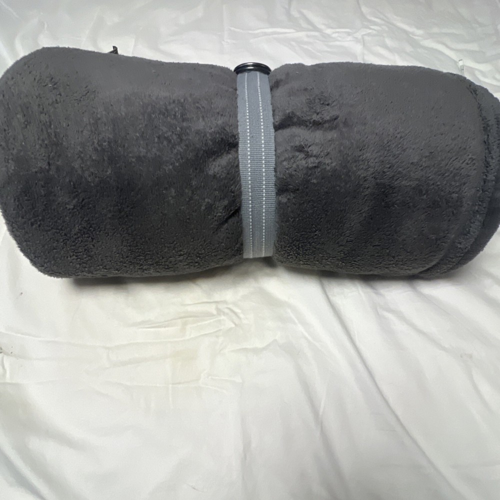 Target Threshold KING SIZE "PLUSH"/Throw/Blanket 94”x88”Gray Reversible