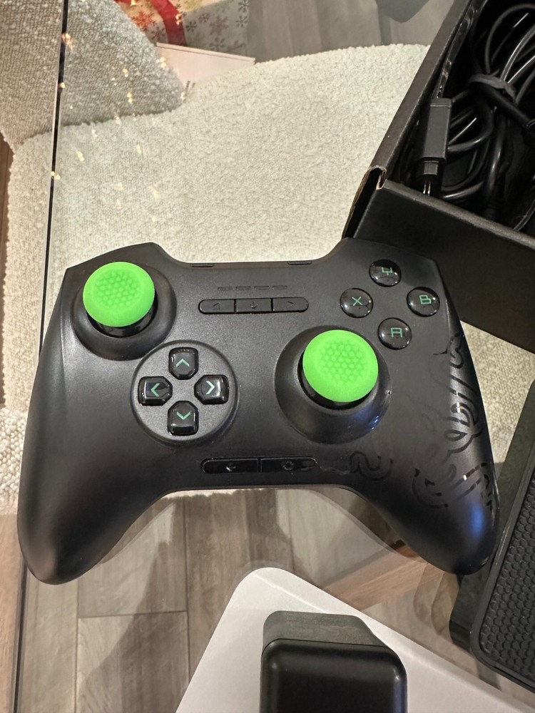 Razer Gaming Bundle - Chroma Dev Kit, Forge TV, and Serval Controllers