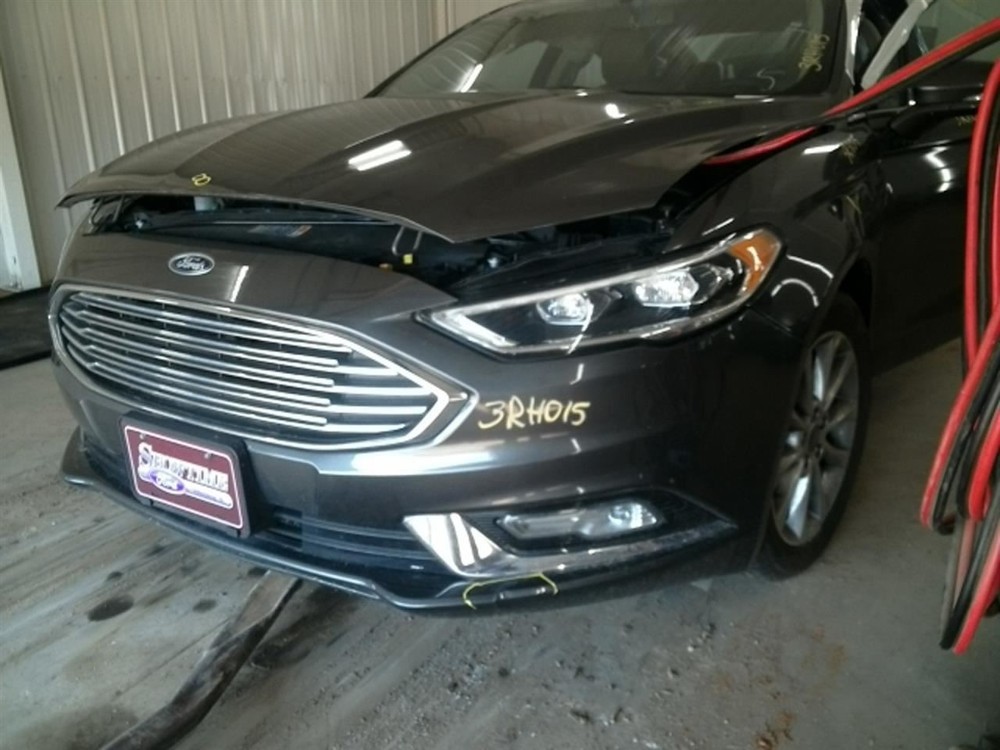 FUSION 2017 High Mounted Stop Light 104884332