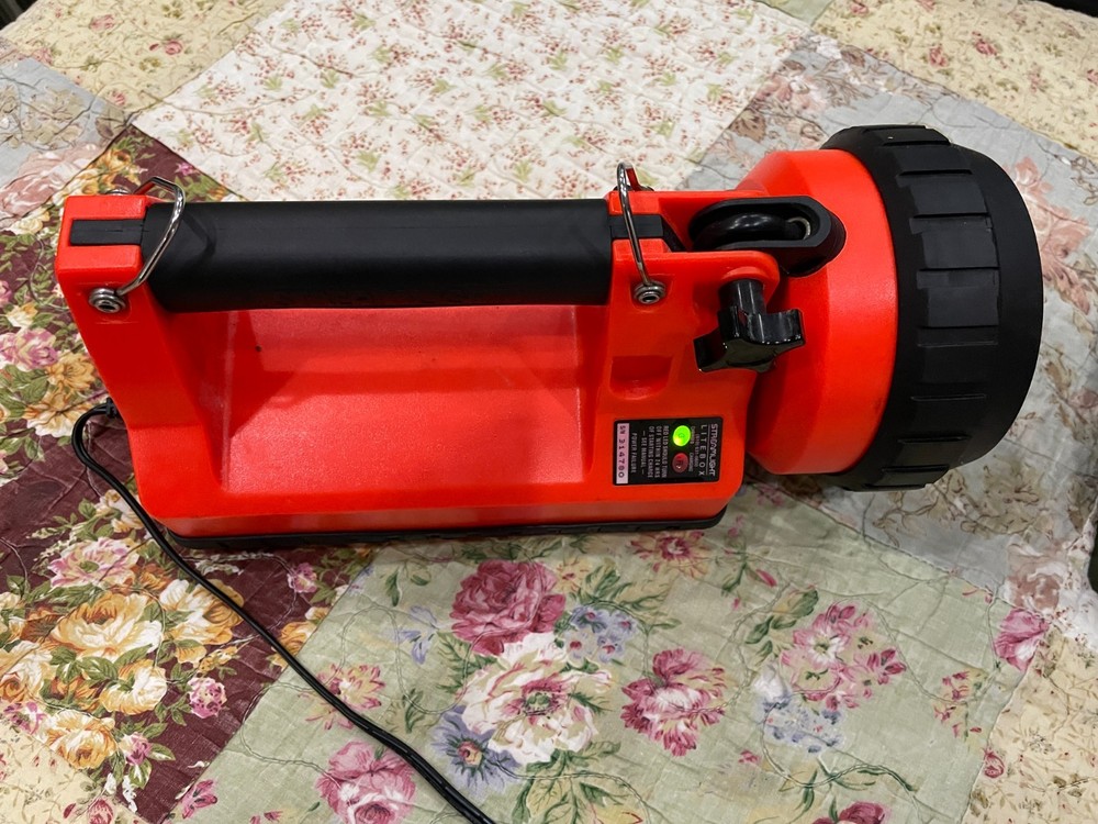 Streamlight Litebox Flashlight With Docking Station, Wall Plug Cable & Car Cable