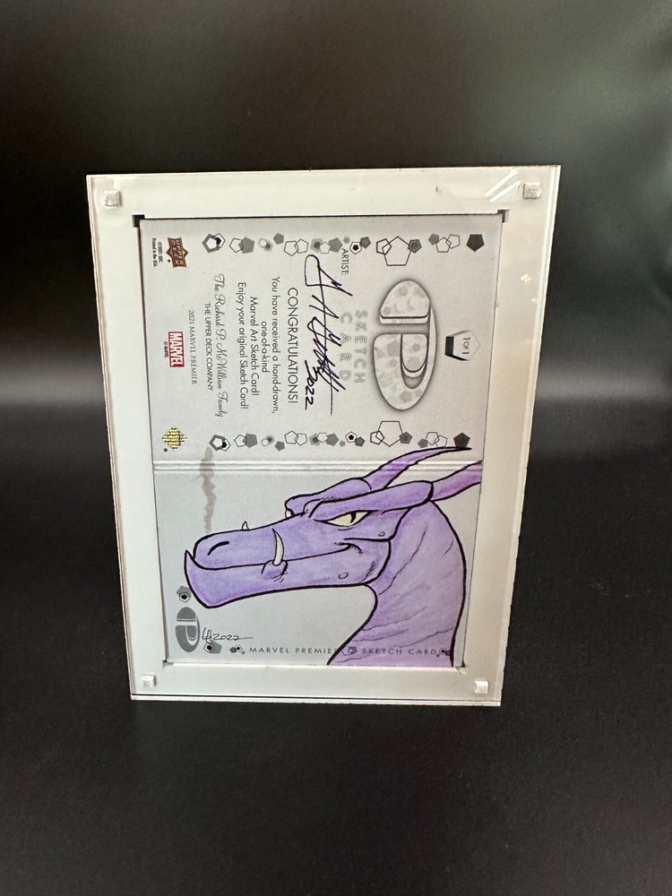 Marvel Magnetic Sketch Booklet Card Holder Display Case 2 Panel 1 Hinge White