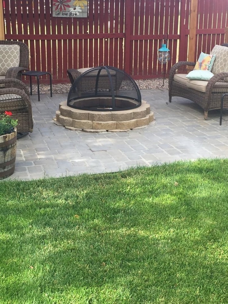 Contemporary 22-Inch Fire Pit Spark Screen with Easy Access - Backyard Essential