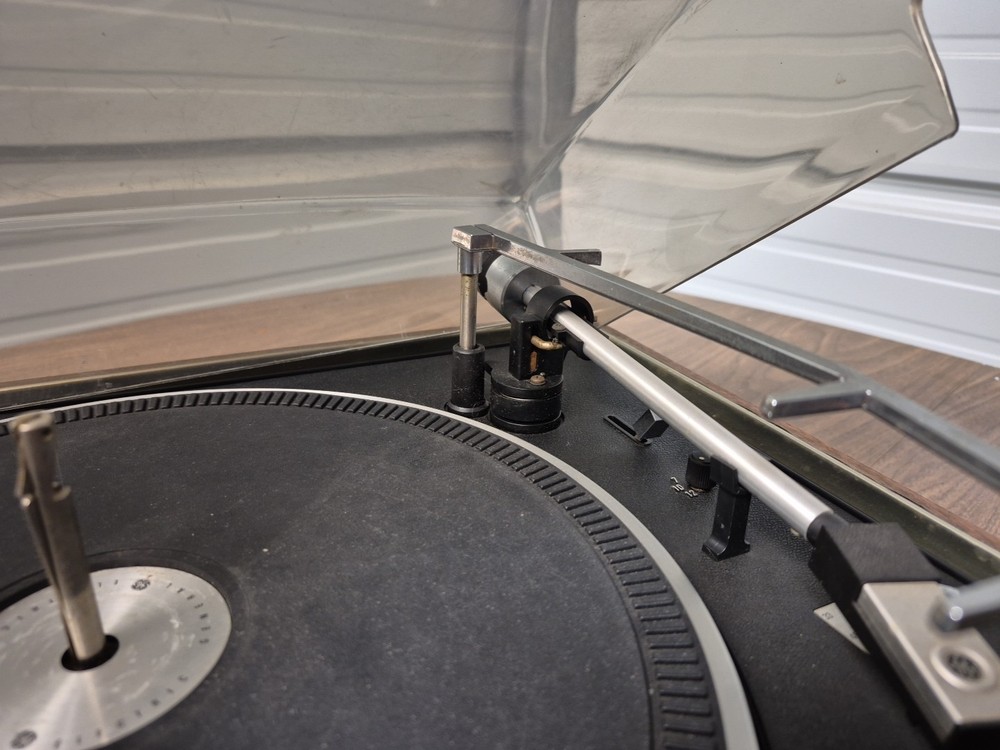 GE Am/fm Portable Phonograph Record Player Read
