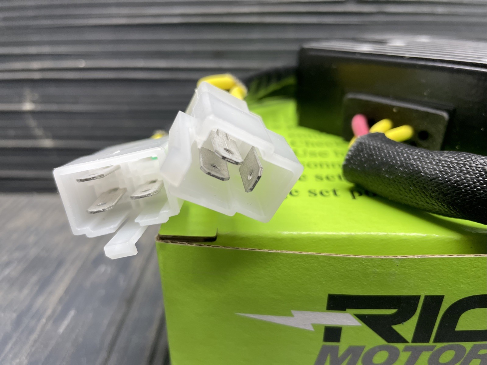 2005-2006 Kawasaki Ninja ZX6R ZX636 Rick's Voltage regulator rectifier 10-333