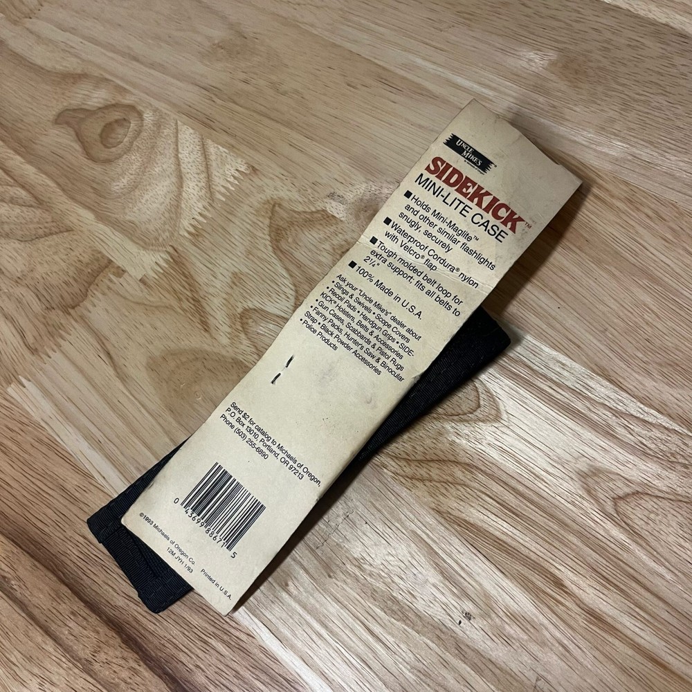 Uncle Mike's 8867-1 Mini Lite Light Case flap style, belt loop