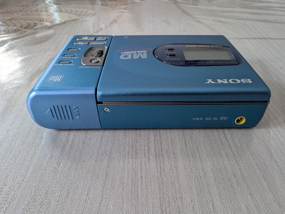 Mindisc Sony MZ-R35 Complete with Accessories MINT