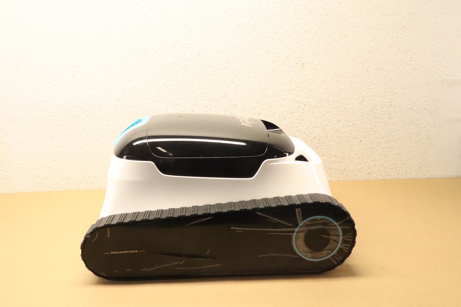 AIPER Scuba N1 Robotic Pool Vacuum Cleaner, Cordless, 2 Extra Brushes