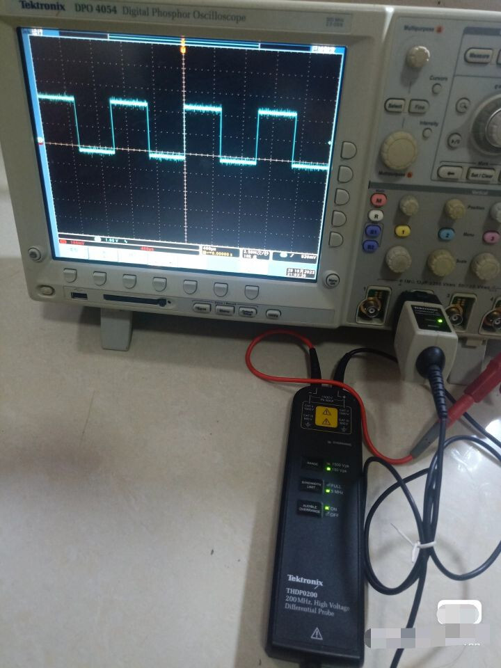 Tektronix THDP0200 200MHZ HIGH Voltage differential probe