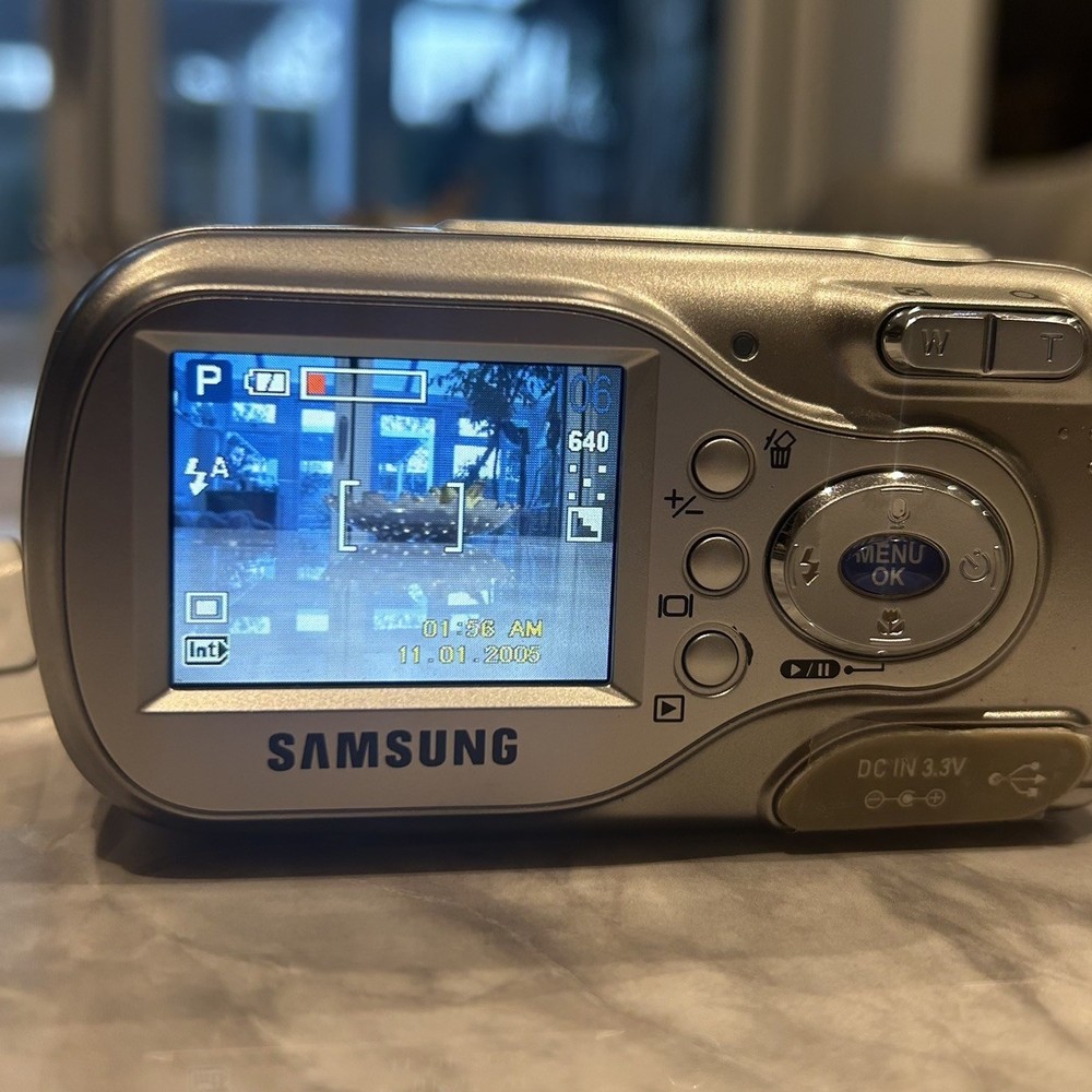 Samsung Digimax A4 4.0MP Digital Camera - Silver rfA2