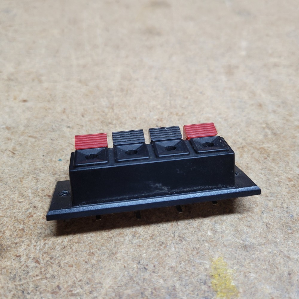 Marantz SR-2000 Speaker connector