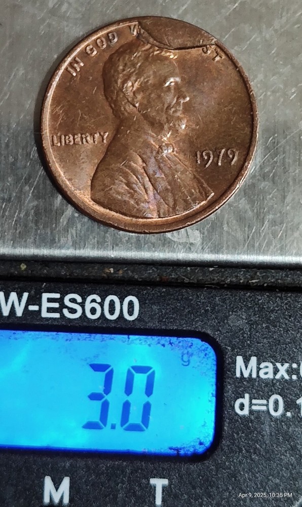 1979 Lincoln Memorial Cent Error Cud