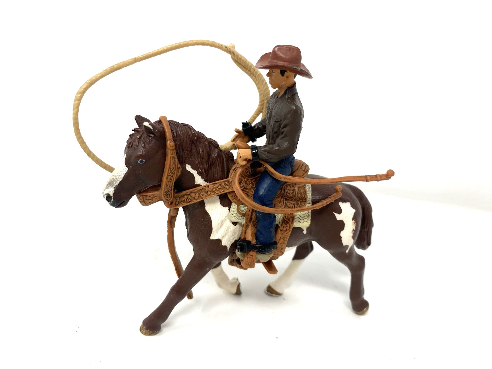 Schleich 2 Texas Longhorn Bulls, Horse & Cowboy Roping Figurines