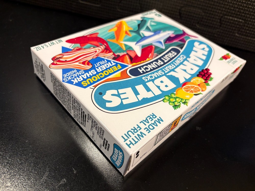 Shark Bites fruit snacks - Empty custom design display box
