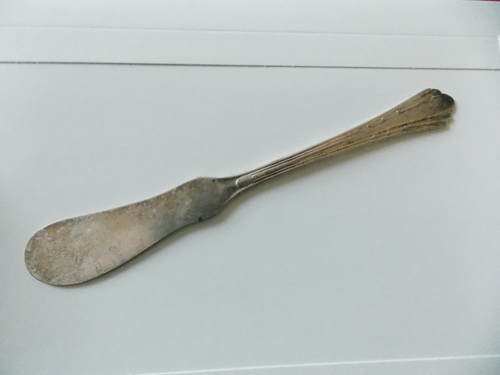1937 Lynnbrook Pattern Butter Knife Racebrook  Silverplate