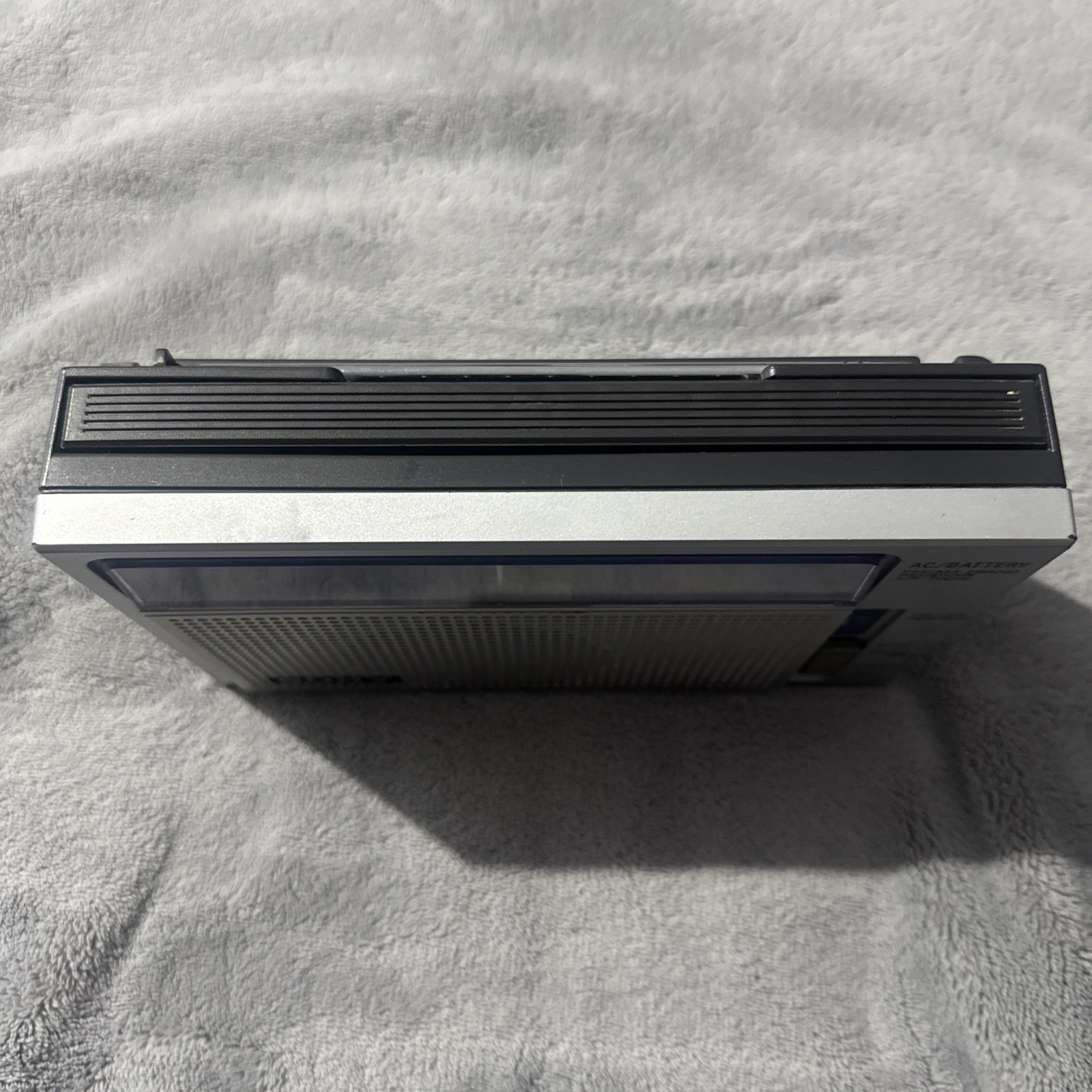 Sony ICF-700W FM/AM Portable Radio AC Tested & Working Read Description